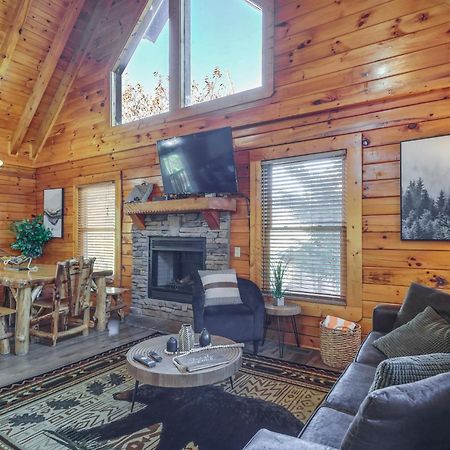 Pigeon Forge Cabin Rental With Decks And Hot Tub! Экстерьер фото