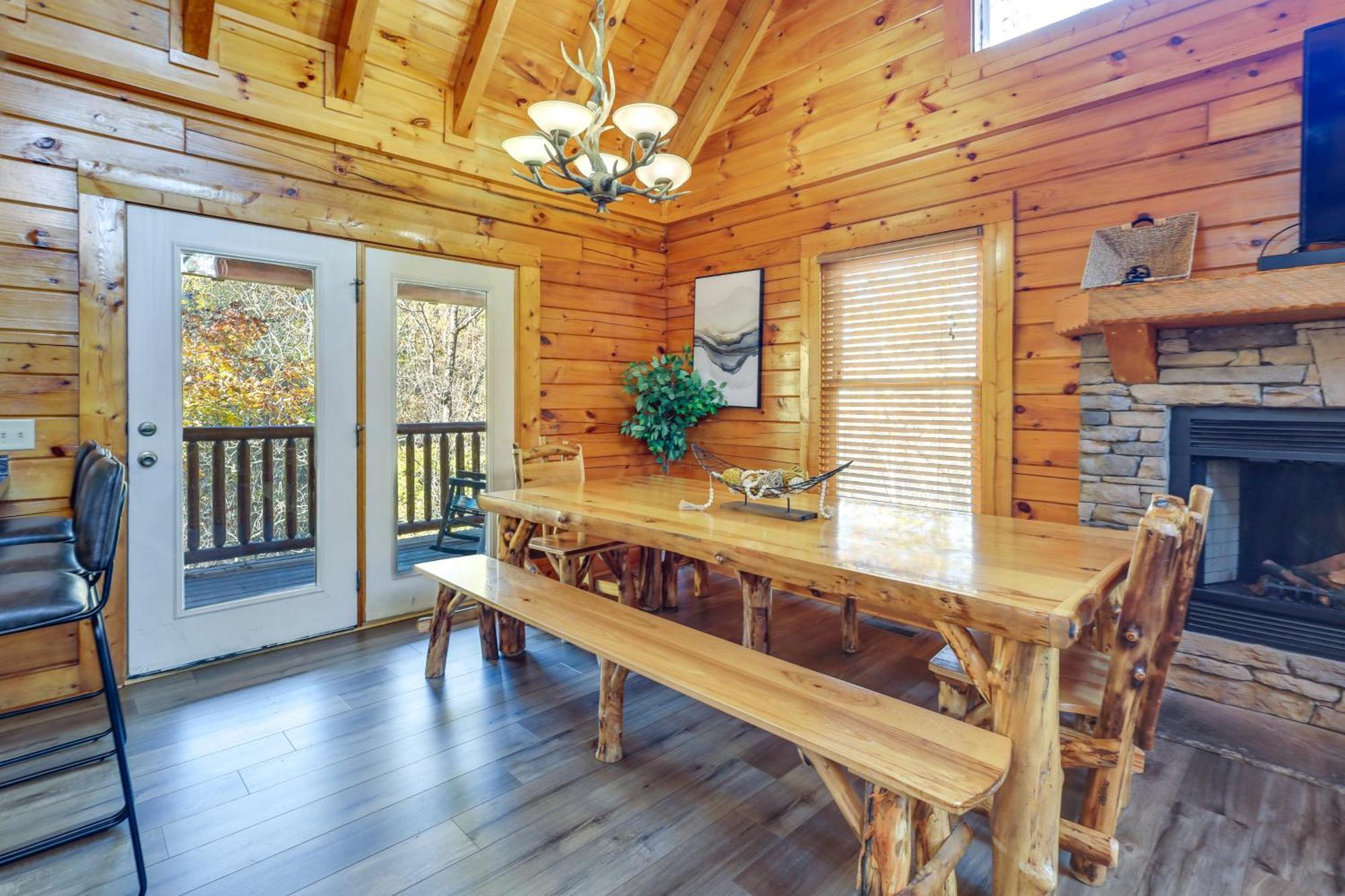 Pigeon Forge Cabin Rental With Decks And Hot Tub! Экстерьер фото