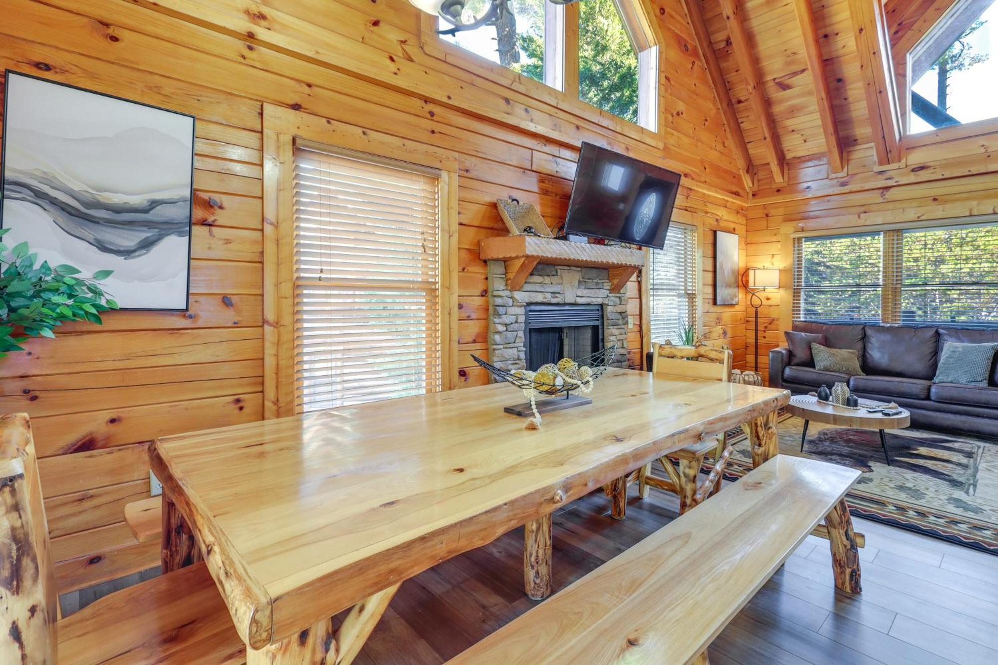 Pigeon Forge Cabin Rental With Decks And Hot Tub! Экстерьер фото