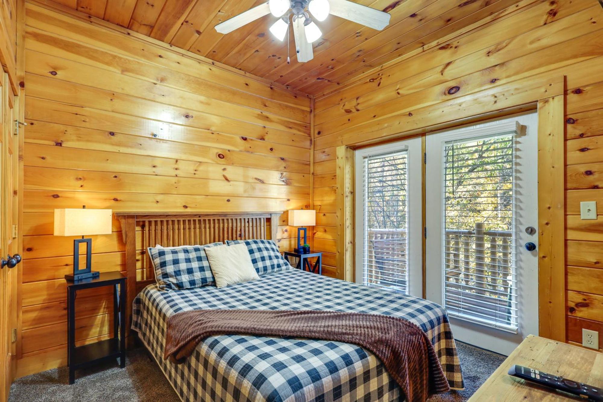 Pigeon Forge Cabin Rental With Decks And Hot Tub! Экстерьер фото