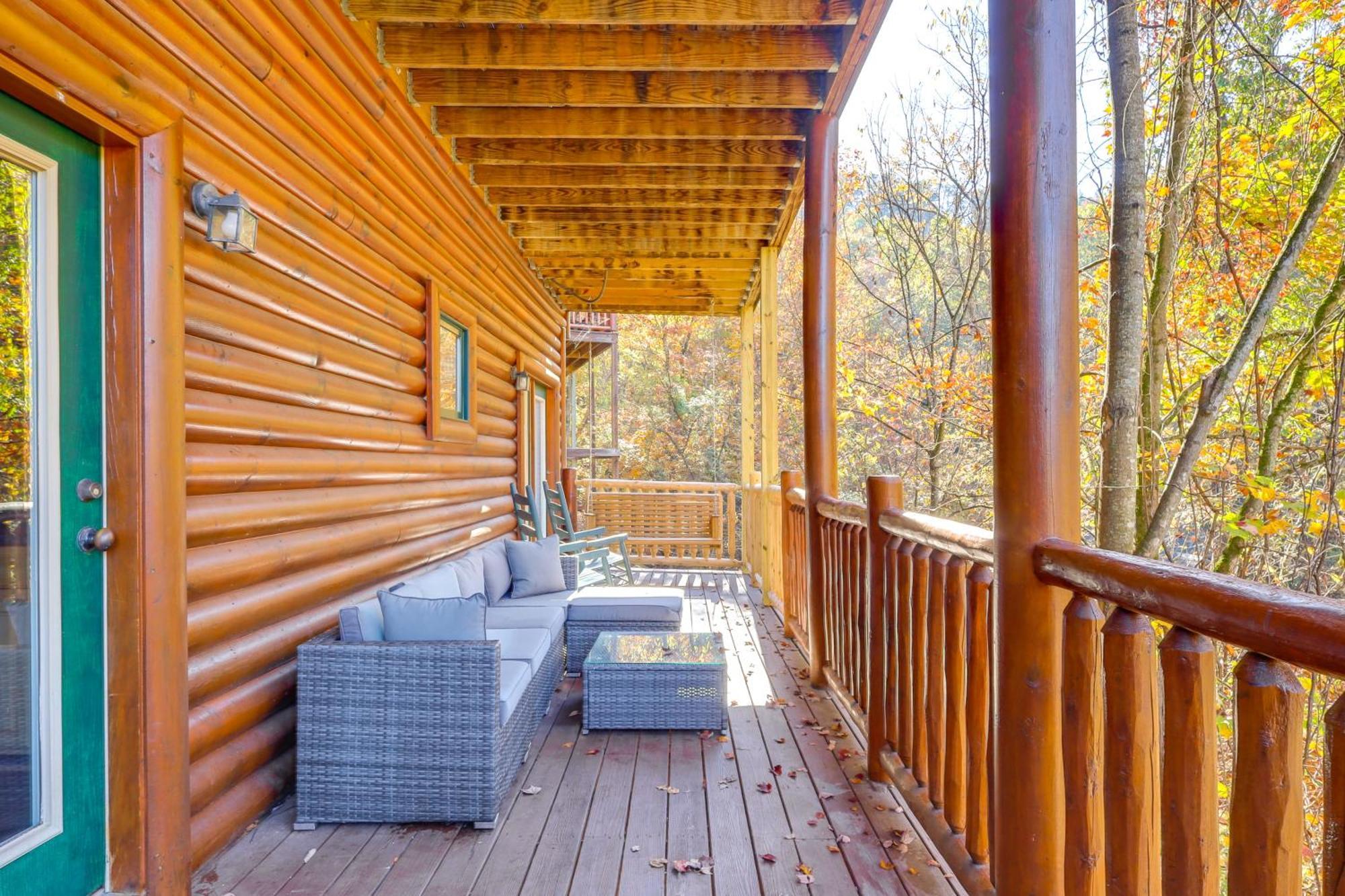 Pigeon Forge Cabin Rental With Decks And Hot Tub! Экстерьер фото