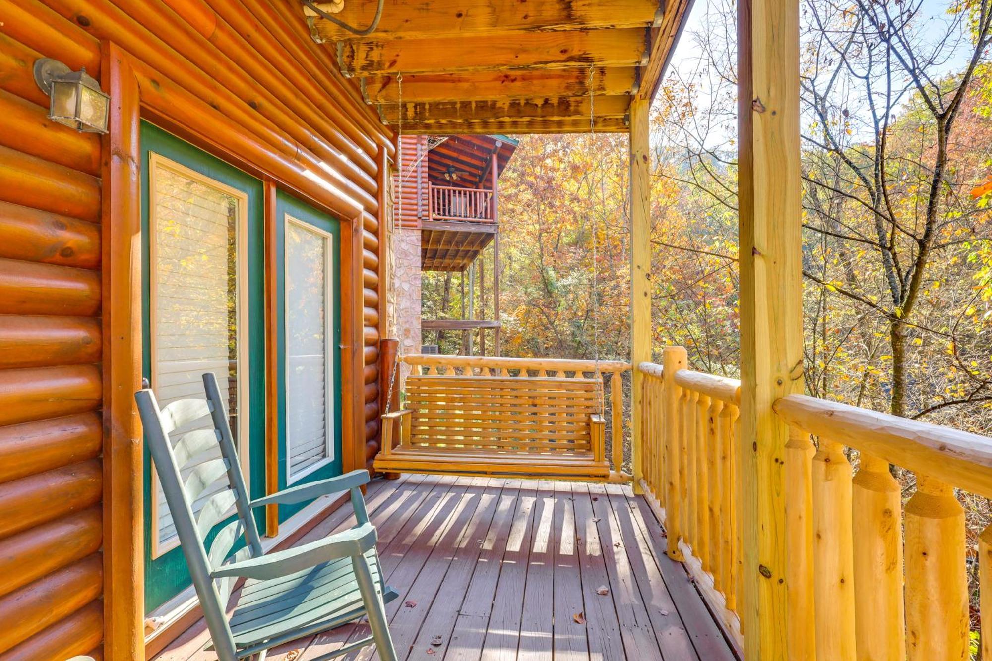 Pigeon Forge Cabin Rental With Decks And Hot Tub! Экстерьер фото