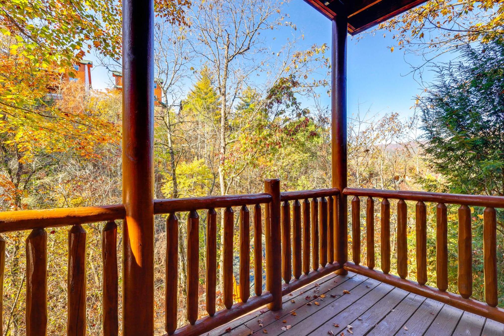 Pigeon Forge Cabin Rental With Decks And Hot Tub! Экстерьер фото